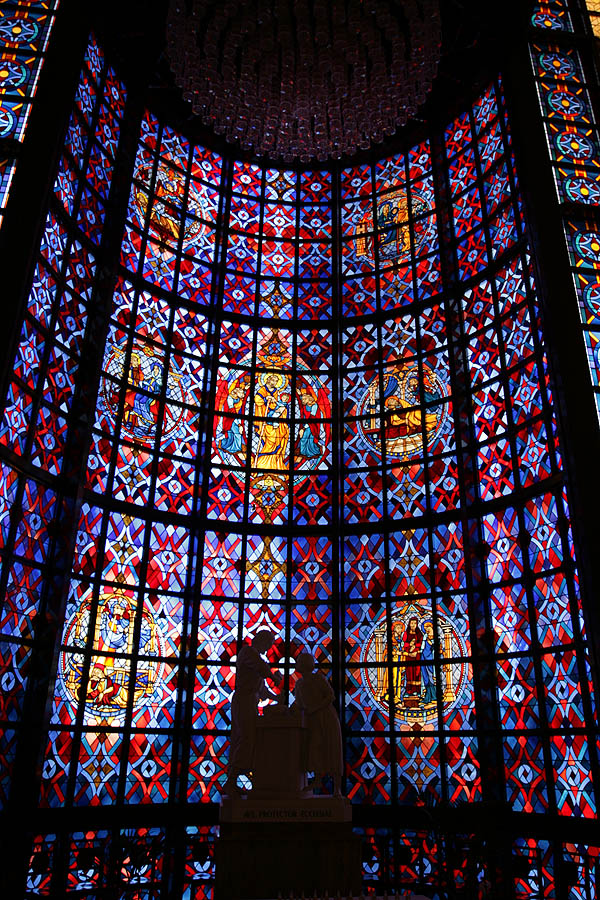 Stained glass windows in Notre-Dame de la Paix Basilica, Yamoussoukro, Côte d'Ivoire